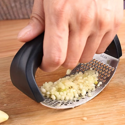 Stainless Steel Garlic Press - Easy-Clean, Multi-Functional Kitchen Gadget For Mincing & Crushing Garlic Garlic Crusher Garlic Mincer