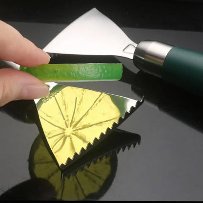 Stainless Steel Fish Skin Peeler & Scale Scraper – Non-Slip Handle Serrated Fish Descaler for Easy Skin & Scale Removal