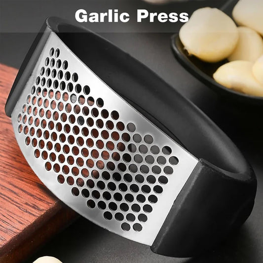 Heavy-Duty Metal Garlic Crusher – Easy-Clean Garlic Press with Finger Protection for Safe & Efficient Home Kitchen Use